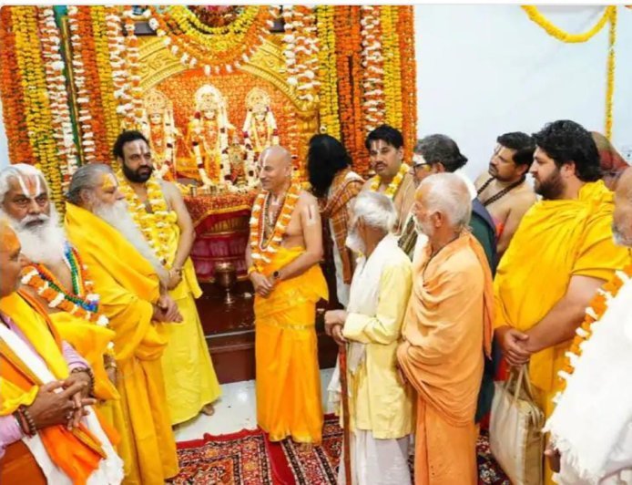 Ayodhya : अयोध्या के रामघाट पर श्री रामायणवेला मंदिर में प्राण प्रतिष्ठा महोत्सव भक्ति से संपन्न