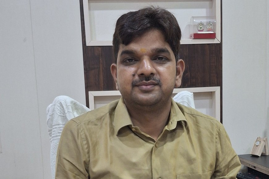 Hardoi : निदेशालय की रिपोर्ट पर प्रभारी जिला पंचायत राज अधिकारी विनय कुमार सिंह निलंबित