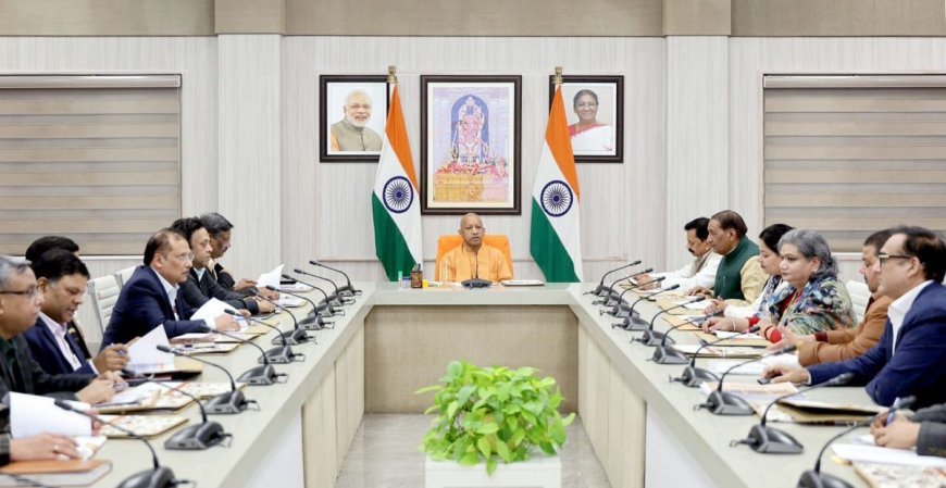 Lucknow : मुख्यमंत्री की अध्यक्षता में राज्य सड़क निधि प्रबन्धन समिति की बैठक, सड़क निर्माण में नई तकनीक को अपनाने पर दिया जोर