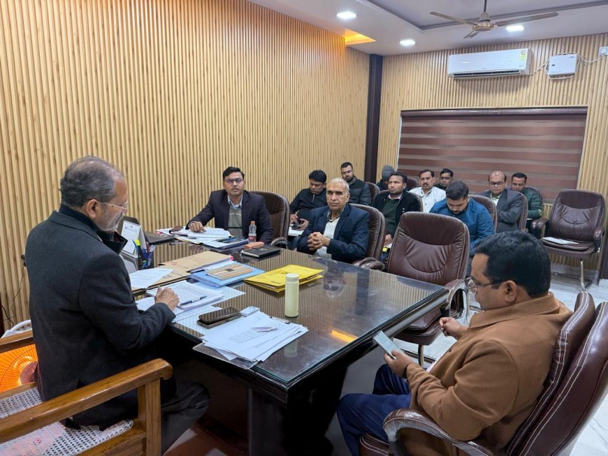 Hathras : हाथरस में जल संचय जन-भागीदारी 2.0 अभियान की समीक्षा बैठक