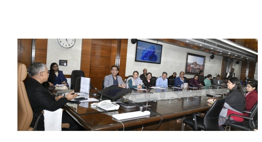 Lucknow : उत्तर प्रदेश में बागपत सहकारी चीनी मिल की क्षमता दोगुनी होगी, मुख्य सचिव की अध्यक्षता में प्रायोजन रचना एवं मूल्यांकन प्रभाग की 101वीं बैठक संपन्न