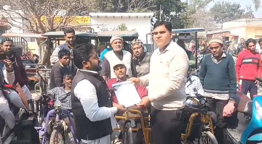 Sambhal: दिव्यांगों की पेंशन बढ़ाकर 5–6 हजार करने की मांग, 21 सूत्रीय ज्ञापन सौंपा। 