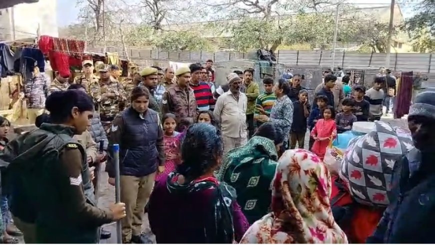 Sambhal : सम्भल में अवैध कब्जों पर प्रशासन का सख़्त एक्शन, काशीराम आवास कराए गए खाली