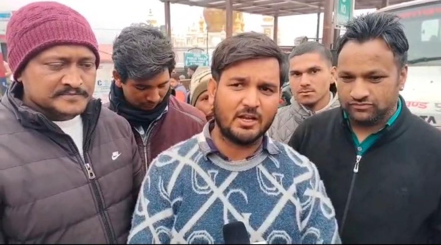 Mussoorie : मसूरी माल रोड पर अवैध टैक्सी संचालन का आरोप, विशेष पास के दुरुपयोग की शिकायत