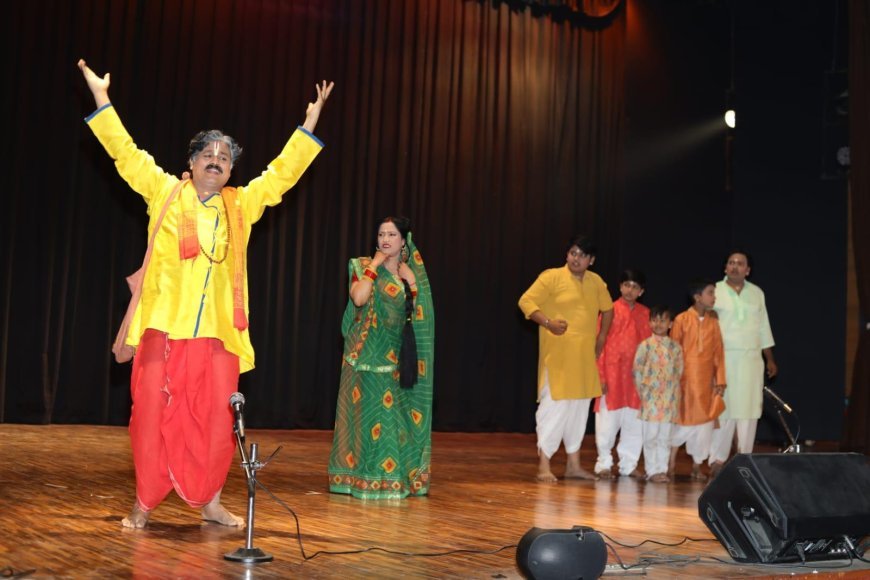 Sant Kabir Nagar : संत कबीर अकादमी सभागार में सजा रंगमंच, प्रेमचंद से अहिल्याबाई तक दिखेगी नाट्य यात्रा