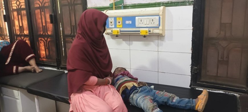 Sambhal: गिलास मांगने के विवाद ने लिया हिंसक रूप, पांच वर्षीय अनीश के सर पर फावड़े से हमले का आरोप। 