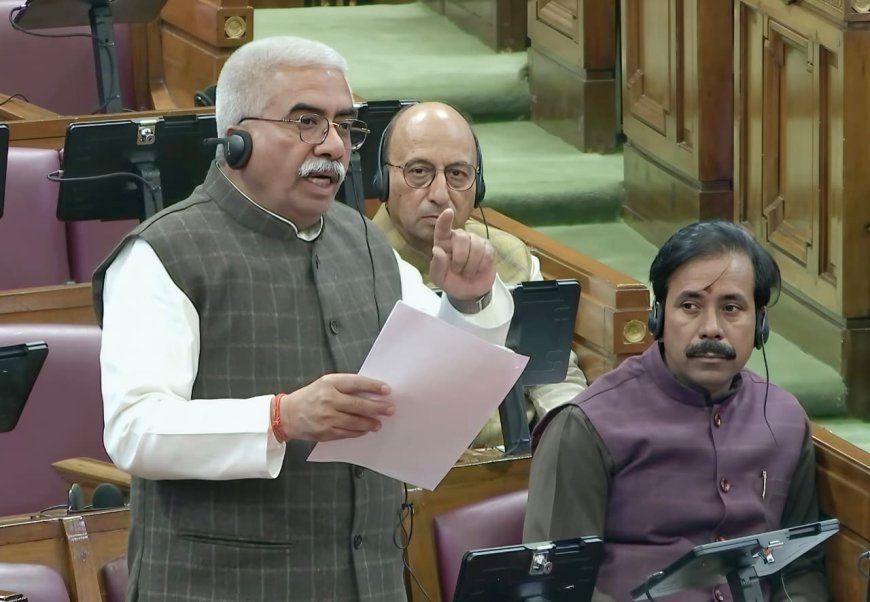 Lucknow : बुनकरों के हितों के प्रति सरकार पूर्णतः प्रतिबद्ध - मंत्री राकेश सचान 