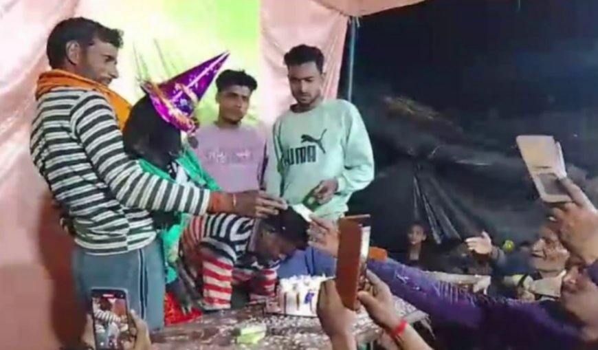 Hardoi : हरदोई में बकरियों 'स्वीटी' और 'मोनिका' का जन्मदिन मनाया, 200 लोगों को दी गई दावत
