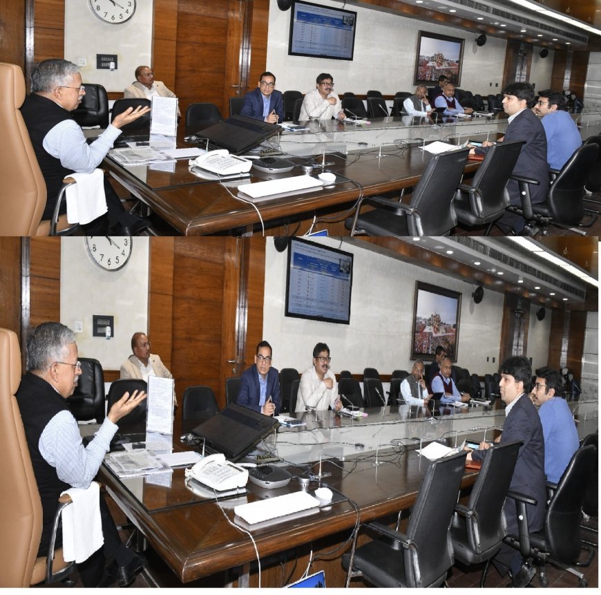 Lucknow : मुख्य सचिव ने विभिन्न प्राधिकरणों, आवास विकास परिषद द्वारा अर्जित, विकसित एवं आवंटित भूमि की प्रगति की समीक्षा की