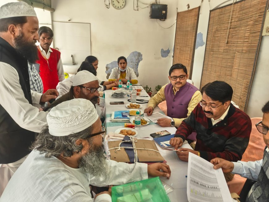 Hardoi : हज यात्रियों के लिए टीकाकरण कैम्प आयोजित, 75 लोगों का स्वास्थ्य परीक्षण और वैक्सीनेशन किया