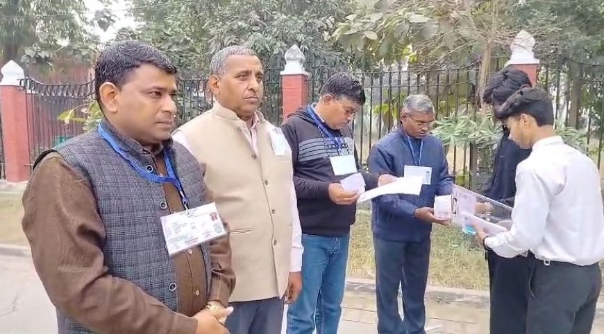 Sambhal: कड़ी निगरानी में सम्भल में यूपी बोर्ड परीक्षाएं शुरू, नकल रोकने को फुलप्रूफ व्यवस्था। 