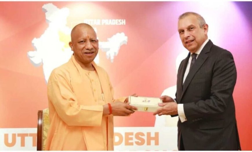 सिंगापुर में भारतीय समुदाय से मुख्यमंत्री योगी आदित्यनाथ ने किया संवाद