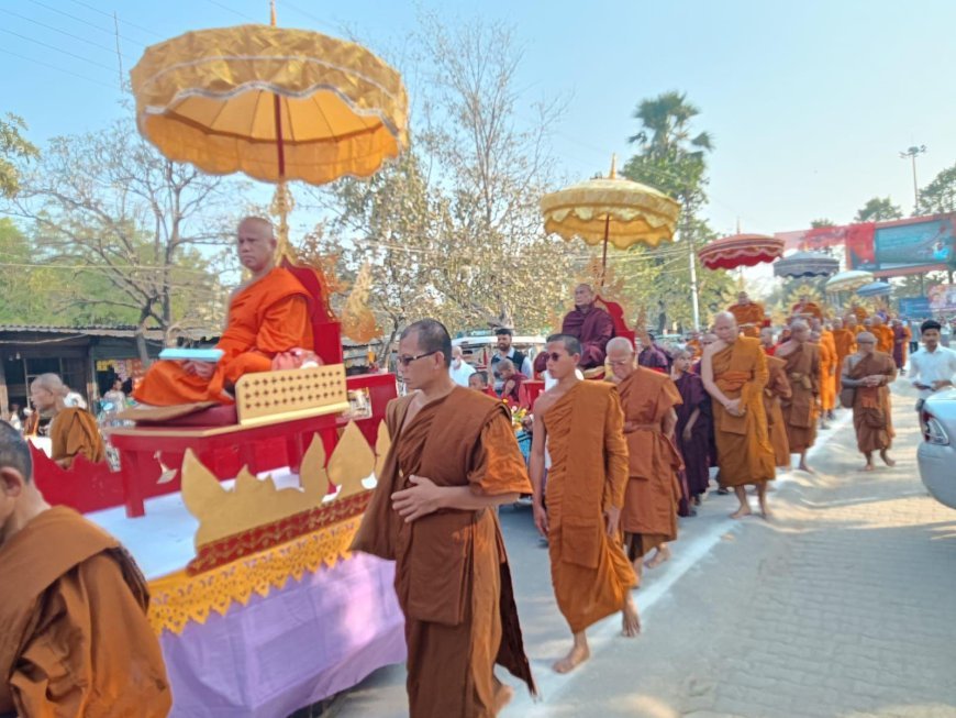 Lucknow : 'बुद्ध धातु शोभा यात्रा'- बौद्ध भूमि कुशीनगर बना 'मिनी थाईलैंड', शोभायात्रा में सम्मिलित हुए थाईलैंड के राजदूत एवं अन्य गणमान्य अतिथि