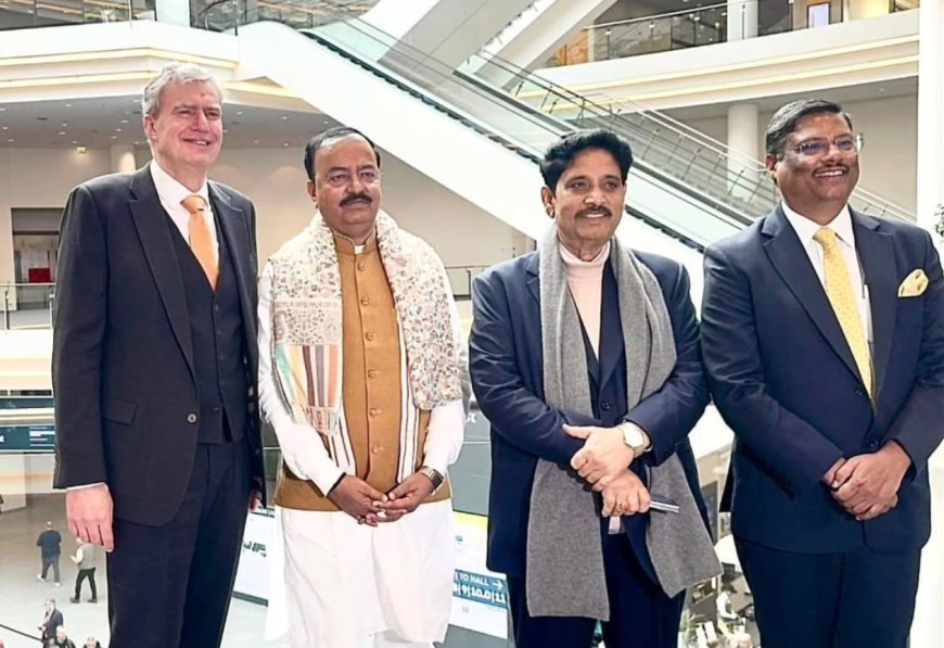 Lucknow : न्यूरेम्बर्ग, जर्मनी में उत्तर प्रदेश के उपमुख्यमंत्री के साथ आईटी एवं इलेक्ट्रॉनिक्स मंत्री की महत्वपूर्ण बैठक