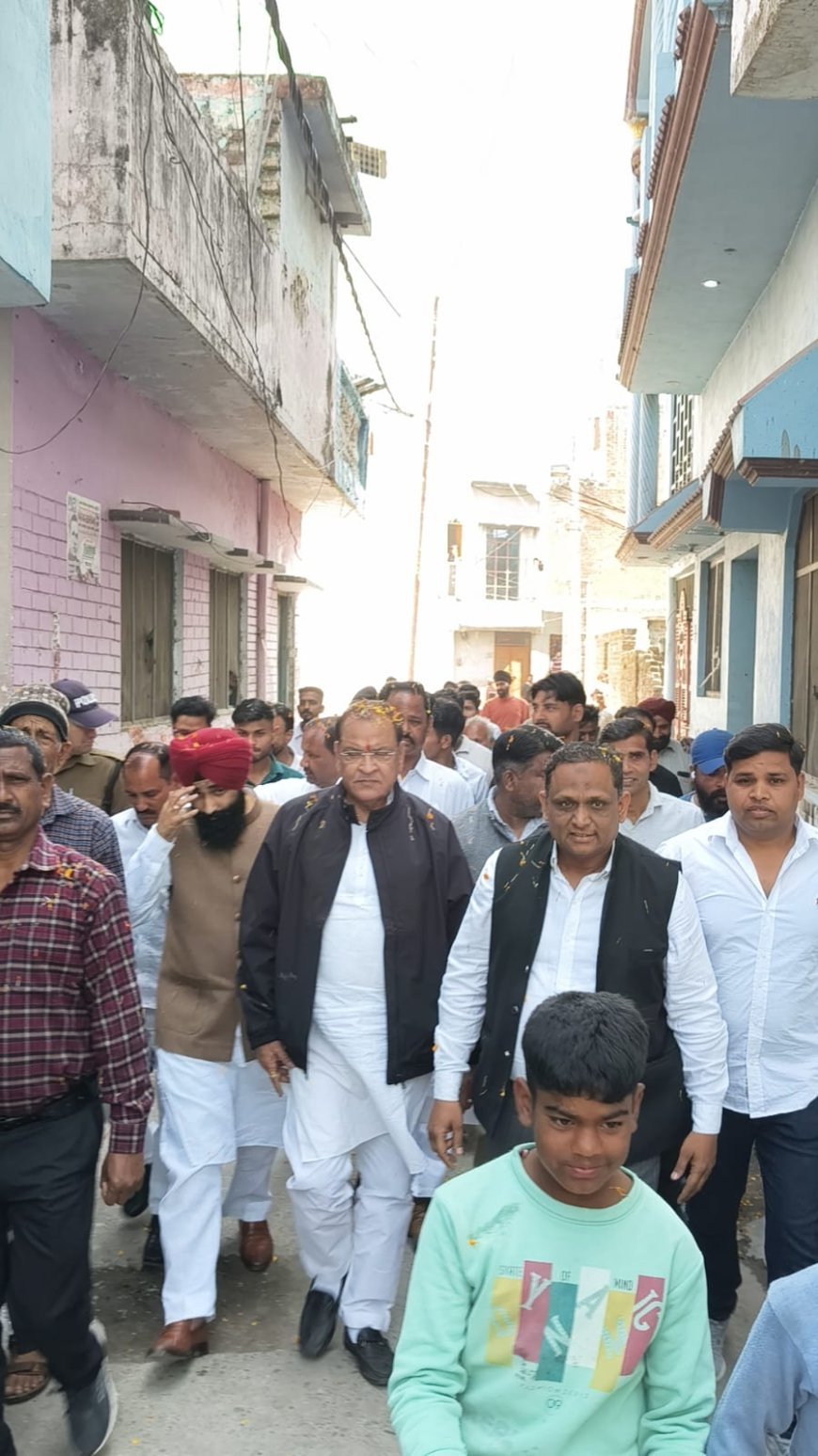 Bajpur : सुल्तानपुर पट्टी में बाबा साहब डॉ. भीमराव अंबेडकर की प्रतिमा का लोकार्पण