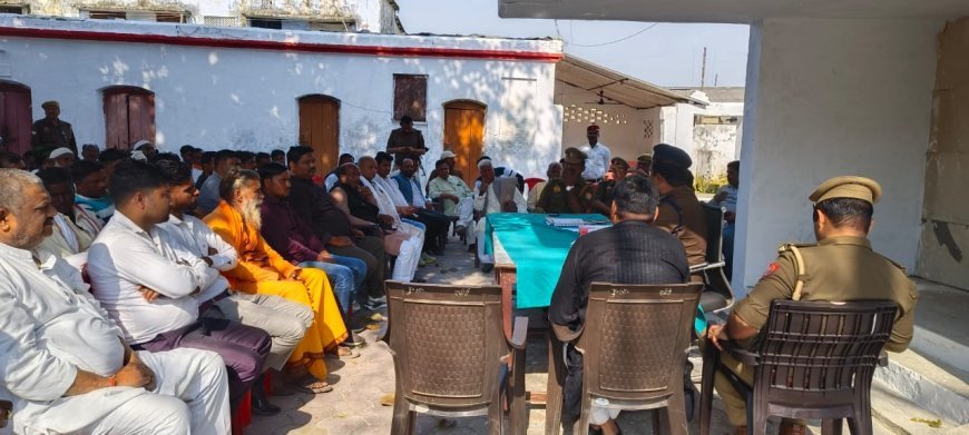 Lakhimpur - Kheri : धौरहरा कोतवाली में होली और ईद उल फितर को लेकर शांति कमेटी की बैठक हुई