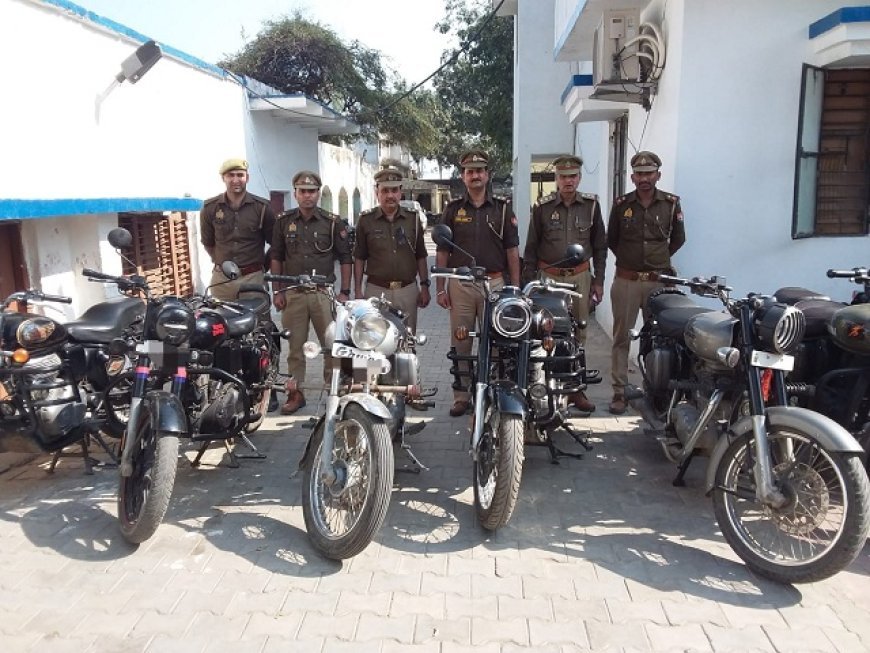 Hathras: मॉडिफाइड साइलेंसर के खिलाफ विशेष अभियान, 8 बाइक सीज।