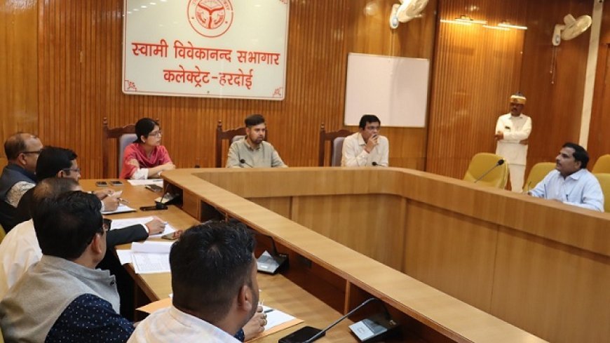 Hardoi: जिलाधिकारी अनुनय झा की सख्ती: ईट भट्ठों-होटलों पर छापेमारी के निर्देश, बाल श्रमिकों को मुक्त कराने का आदेश। 