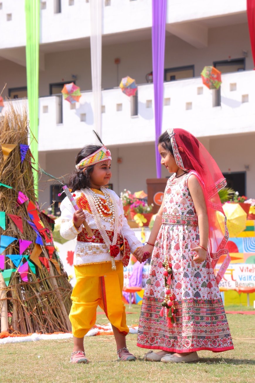 Lakhimpur- Kheri : सेठ एम. आर. जयपुरिया स्कूल लखीमपुर खीरी में रंगों और संस्कृति से भरा होली उत्सव