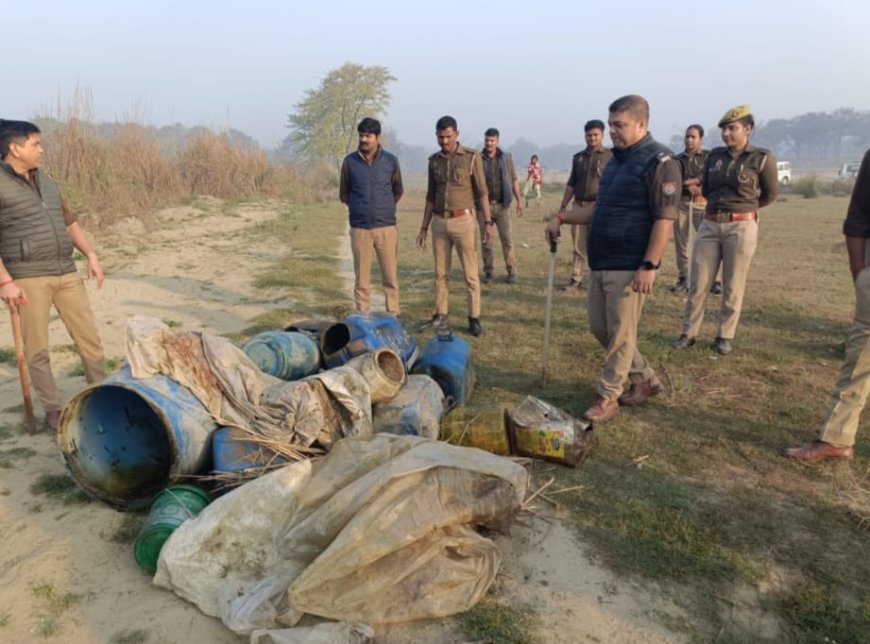 Kushi Nagar : कुशीनगर में अवैध शराब के खिलाफ बड़ी कार्रवाई, 5 भट्ठियां ध्वस्त और 7 क्विंटल लहन नष्ट