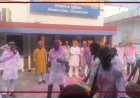 Lucknow: ड्यूटी के बाद रंगों में रंगे पुलिसकर्मी: लखनऊ में धूमधाम से मनाया गया होली मिलन समारोह। 