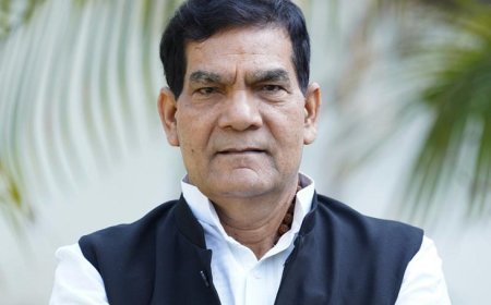 Lucknow: नगर विकास एवं ऊर्जा मंत्री ए के शर्मा ने होलिका दहन एवं होली की प्रदेशवासियों को दी शुभकामनाएं। 