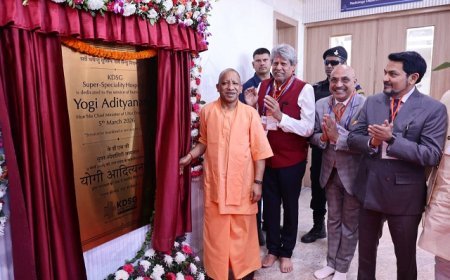 ग्रेटर नोएडा में KDSG सुपर स्पेशलिटी अस्पताल का उद्घाटन, योगी बोले- कपिल देव जैसे डॉक्टर से आधी लड़ाई जीत ली।