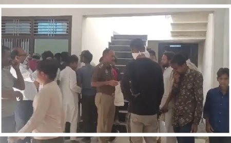 Hardoi: हरदोई में बाथरूम से अधेड़ का सड़ा-गला शव बरामद, बदबू से खुला राज; पुलिस जांच में जुटी। 