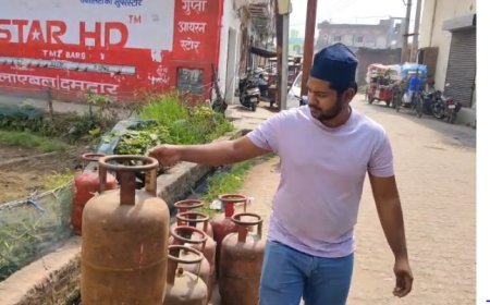 Sambhal : घरेलू गैस सिलेंडर रू.60 महंगा, आम लोगों का फूटा गुस्सा- कहा, 'महंगाई कम करे सरकार'