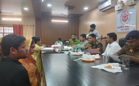 Hardoi : सम्पूर्ण समाधान दिवस- डीएम- एसपी ने शिकायतों के समयबद्ध निस्तारण के दिए निर्देश