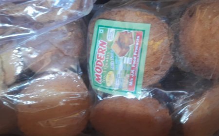 Saharanpur : मैन्युफैक्चरिंग एवं एक्सपायरी डेट अंकित किए बगैर ही बिक रहे हैं मिल्क रस्क