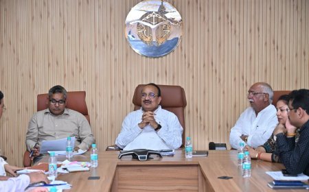 Lucknow : मंत्री दिनेश प्रताप सिंह ने औद्यानिक योजनाओं की प्रगति की समीक्षा, अधिकारियों को समयबद्ध लक्ष्य पूरे करने के दिए निर्देश