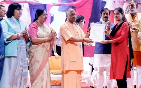 Lucknow : अंतर्राष्ट्रीय महिला दिवस पर अग्रणी महिलाएं नारी शक्ति अवार्ड से सम्मानित