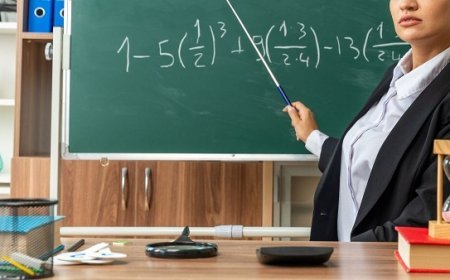 बेंगलुरु प्राइवेट स्कूल में टीचर पर बच्चे को थप्पड़ मारने का आरोप, दूसरी कक्षा के छात्र को मैथ सवाल न बता पाने पर महिला टीचर ने मारा थप्पड़। 