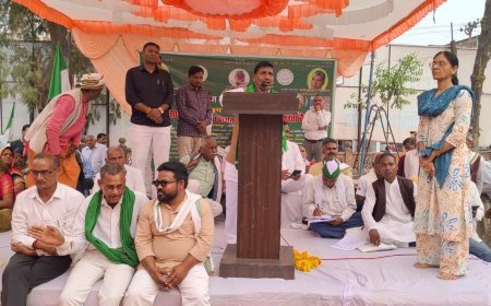 Sultanpur : भारतीय किसान मजदूर संयुक्त यूनियन ने तिकोनिया पार्क में किया प्रदर्शन, कई मांगों का ज्ञापन सिटी मजिस्ट्रेट को सौंपा