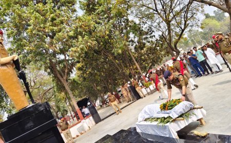 Barabanki : बाराबंकी पुलिस लाइन में प्रधान परिचालक रामनरेश रावत का निधन, एएसपी ने दी श्रद्धांजलि