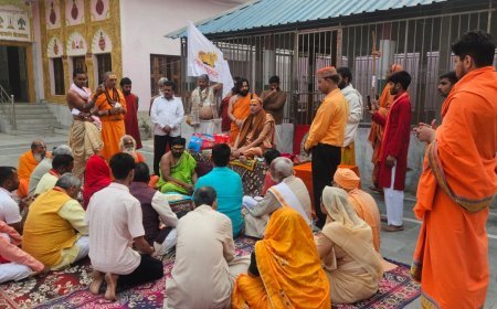 Sitapur : नैमिषारण्य में गौ प्रतिष्ठा धर्म युद्ध यात्रा शुरू, शंकराचार्य अविमुक्तेश्वरानंद ने गौ रक्षा पर दिया बयान