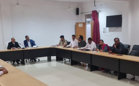 Sant Kabir Nagar : संत कबीर नगर में राष्ट्रीय लोक अदालत की तैयारी के लिए प्रशासनिक अधिकारियों की बैठक