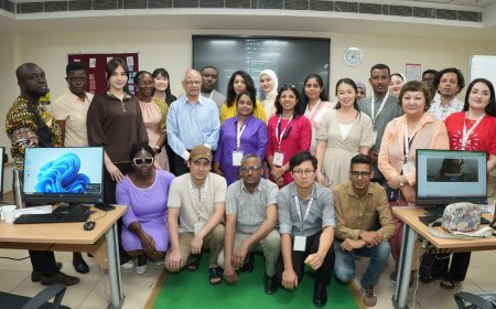 Varanasi : वाराणसी में एआई शिक्षण को रोचक और अनुभवपूर्ण बना रहा : प्रो रमेश शर्मा