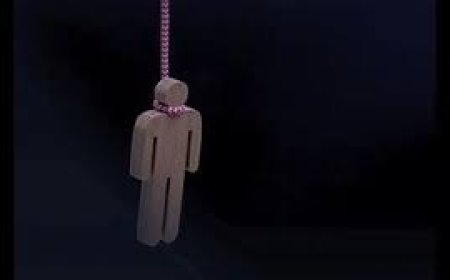 Barabanki : शाम को लापता युवक का कूड़े के ढेर में लटकता मिला शव, परिजन मौत पर जता रहे संदेह