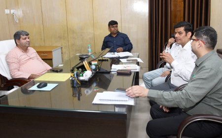 Lucknow: उपभोक्ता हितों की सुरक्षा और पारदर्शिता पर जोर, मंत्री आशीष पटेल ने की विभागीय समीक्षा। 