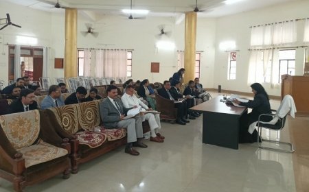 Hardoi: राष्ट्रीय लोक अदालत को सफल बनाने के लिए न्यायिक अधिकारियों की बैठक। 