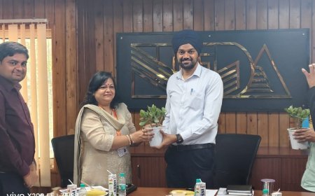 Lucknow: यूपीनेडा की बैंकर्स के साथ बैठक, पीएम सूर्य घर और पीएम कुसुम के विस्तार पर जोर। 