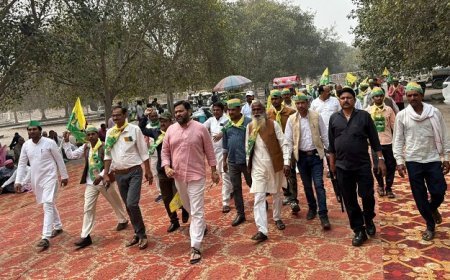 Lucknow: अमेरिका के साथ 18% कृषि डील पर गरजे किसान नेता अरुण कुमार बाबा, बोले—किसानों के खिलाफ है समझौता। 