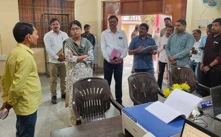 Hardoi: सीडीओ के औचक निरीक्षण से मचा हड़कंप, कई कर्मचारियों पर कार्रवाई के निर्देश।