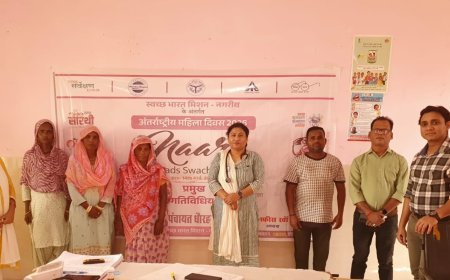 Lakhimpur- Kheri : धौरहरा नगर पंचायत में अंतर्राष्ट्रीय महिला दिवस पर महिला सफाई मित्रों का सम्मान, स्वास्थ्य जांच शिविर भी हुआ