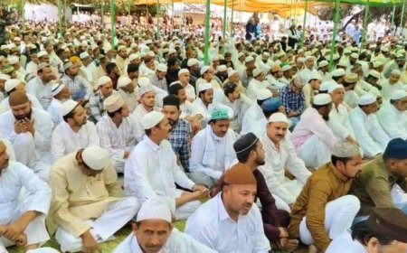 Sambhal: शांति और सौहार्द के साथ संपन्न हुई जुमा अलविदा की नमाज़, जनपद में कड़े सुरक्षा इंतजाम। 