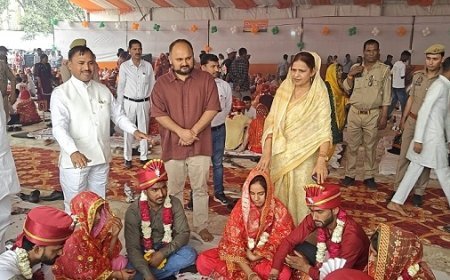 Hapur: मुख्यमंत्री सामूहिक विवाह योजना में 517 जोड़े बने हमसफर, शहनाइयों से गूंजा हापुड़। 