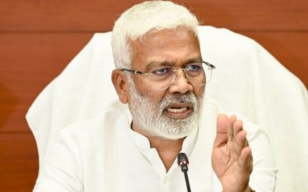 Lucknow: जलशक्ति मंत्री स्वतंत्र देव सिंह ने गंडक संगठन के अधिकारियों के साथ समीक्षा बैठक की। 