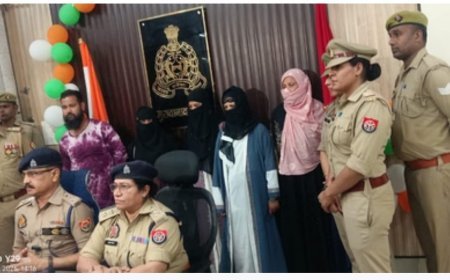 Moradabad : मुरादाबाद में पति-पत्नी और बहन ने चलाया हनीट्रैप गिरोह, पांच लोग गिरफ्तार